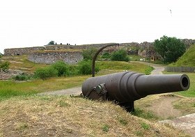 世界遺産の「スオメンリンナの要塞」には多数の大砲が設置されている