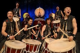 和太鼓集団「倭-YAMATO」が「ホーム」で無料公演
