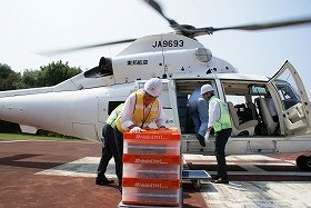 ヘリコプターで輸送訓練、食料を病院へ　南海など3連動地震想定し日清医療食品