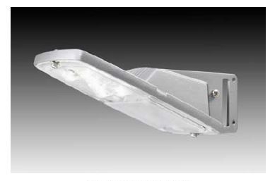 業界トップクラスの広スパン配光　低価格な新形LED防犯灯発売