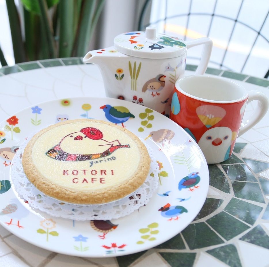 「ことりカフェ」と有名ケーキ店がコラボ　かわいらしい「ことりチーズケーキ」発売