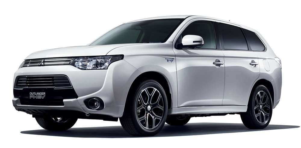 三菱自「アウトランダーPHEV」から、スポーティーな外観の特別仕様車