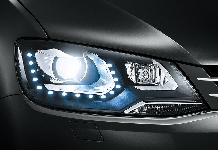 バイキセノンヘッドライト