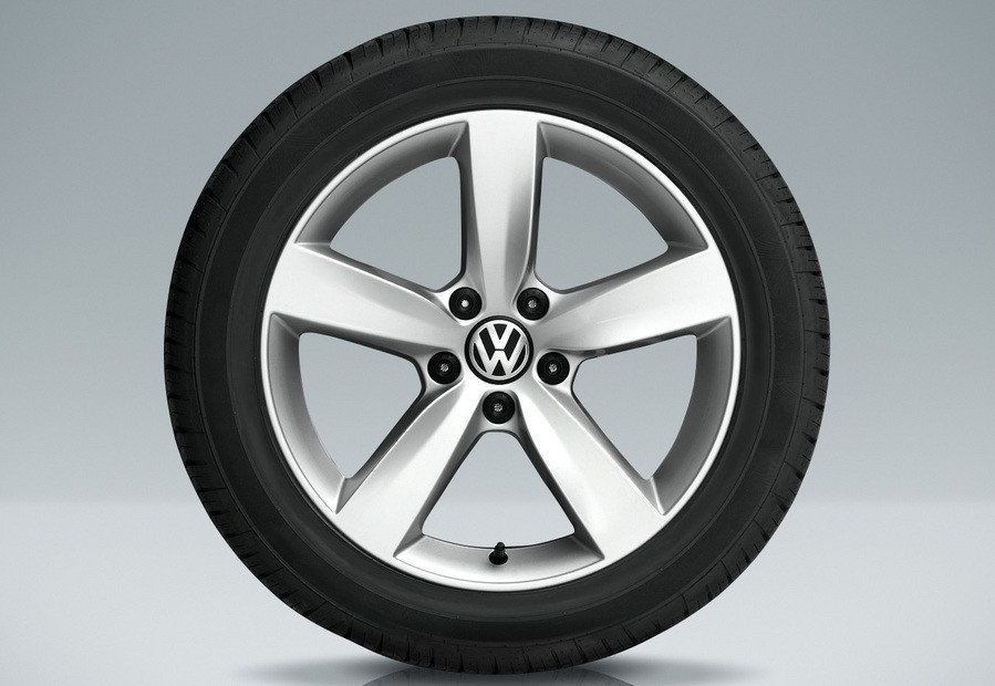 専用17インチアルミホイール