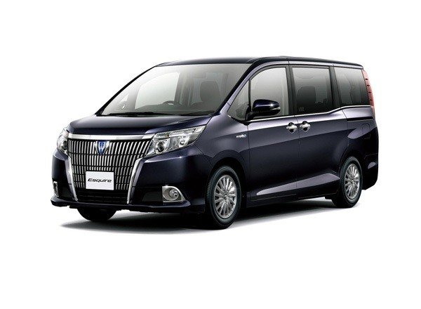 トヨタが新型ミニバン「エスクァイア」発売　「新上級コンパクトワゴン」