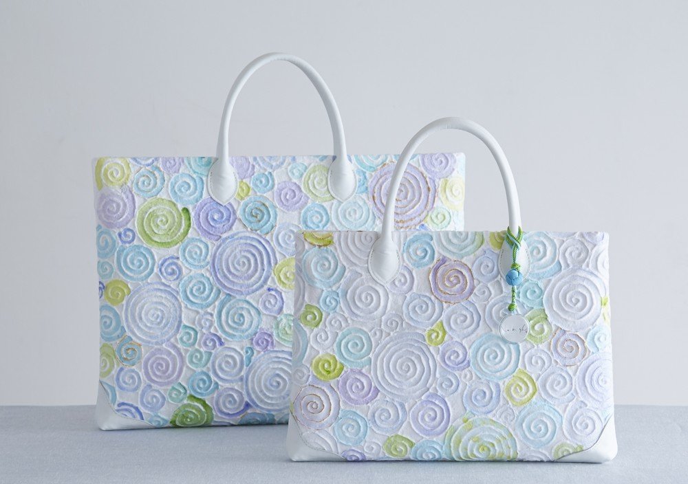 無形文化遺産登録される手漉き和紙で作ったカバンを発売