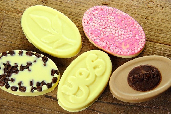 シアバターで作った固形のマッサージオイル「マッサージバー」を発売　ラッシュジャパン