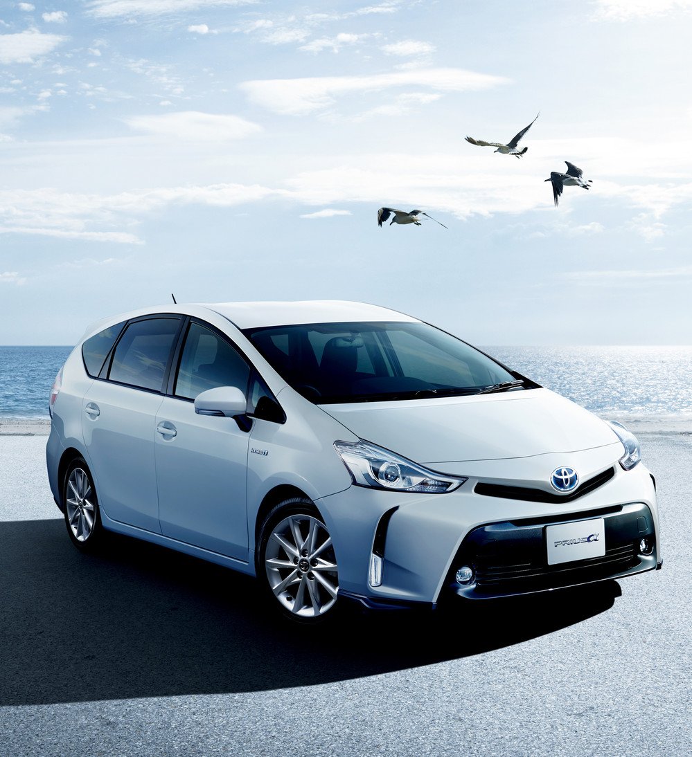 S「ツーリングセレクション」（5人乗り、ホワイトパールクリスタルシャイン、オプション装着車）