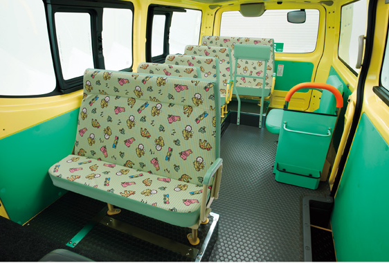 日産から幼児通園専用車「NV350　キャラバン」一部仕様変更して発売