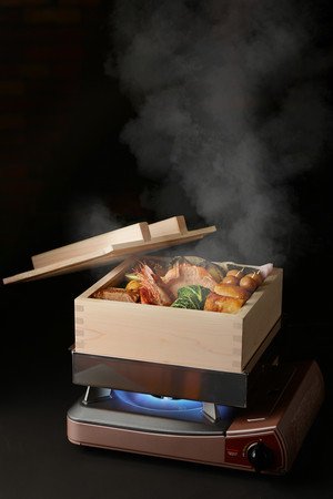 正月料理の新たな楽しみ方　木曽ヒノキのせいろで温める「蒸のおせち」