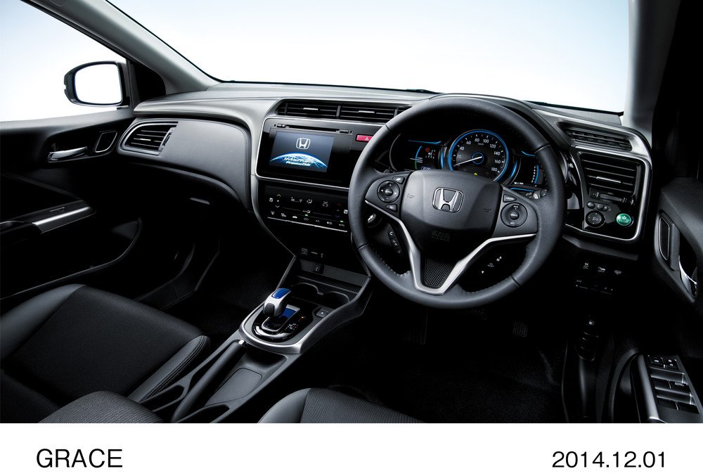 上質なインテリア（写真は「ハイブリッド EX」）