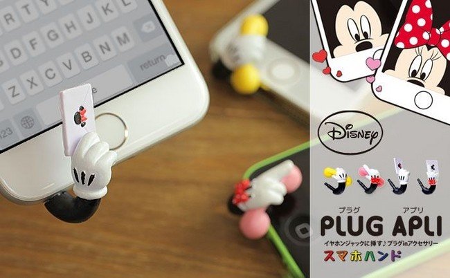 スマホからニョキッ　ミッキー＆ミニーの手がかわいいイヤホンジャック