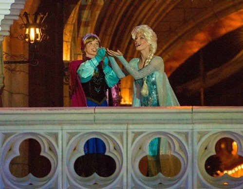 ありのままの姿見せるのよ～...TDLで「アナとエルサのフローズンファンタジー」