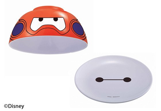 ボウルとプレート付き　（C）Disney