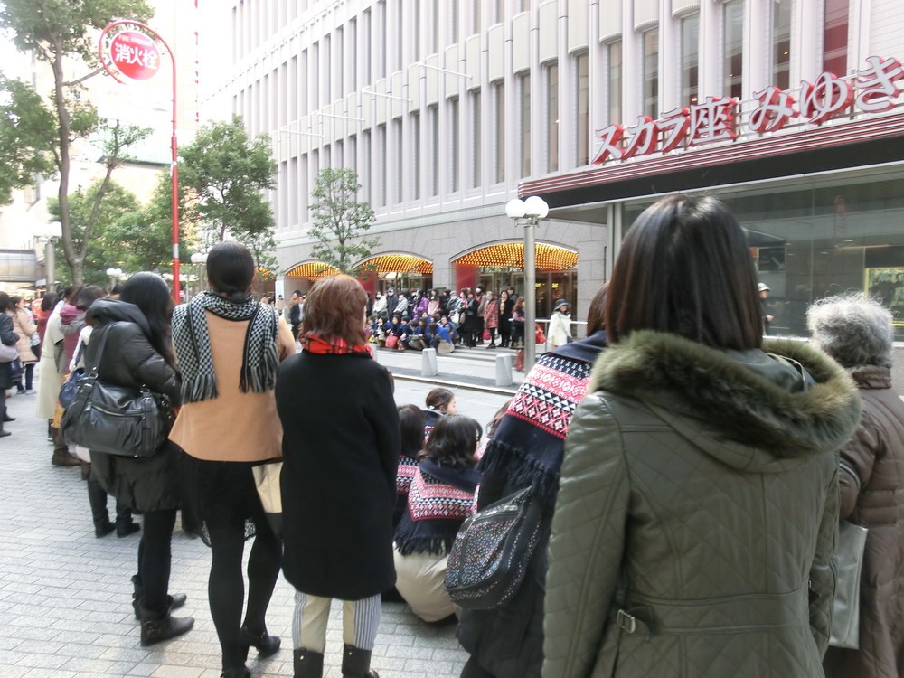 【次の百年に踏み出した宝塚歌劇(2)】「星担」「雪担」って？　一部ファンの掌中から羽ばたくか