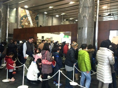 BenePaの体験を待つ親子連れら