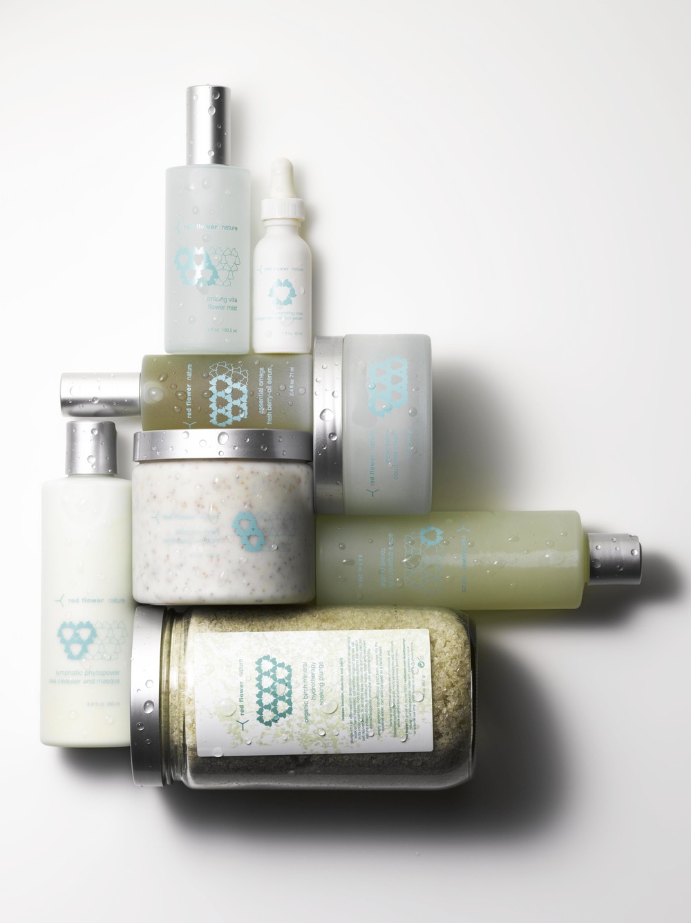 イチゴの粒々でピュア肌手に入れて　NY発「レッドフラワー」の自然派スクラブ