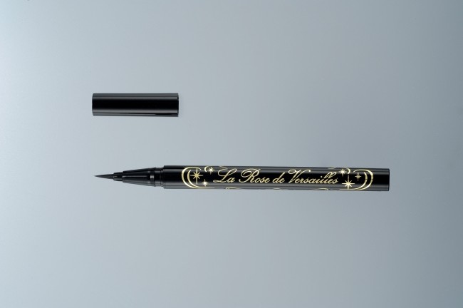 描きやすさを追求した極細の筆ペンタイプ