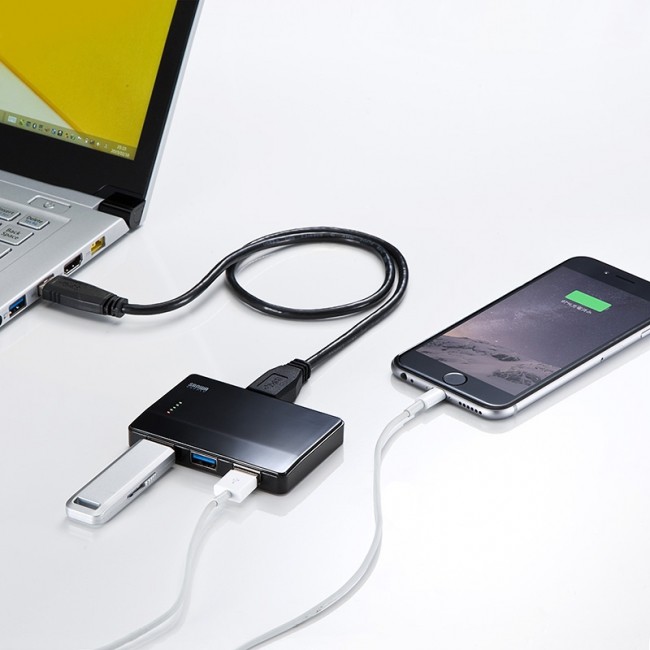 手のひらサイズのUSBハブ「400-HUB025」新発売　PS4などのゲーム機にも対応
