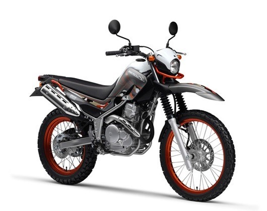 ヤマハ発動機マウンテントレール「SEROW250」に30周年記念モデル発売