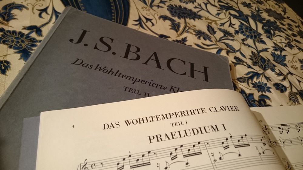 1巻1番の前奏曲はグノーのアヴェ・マリアに使われている