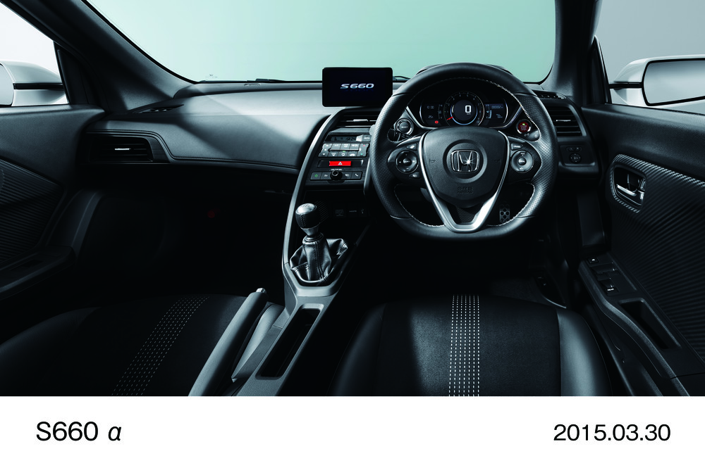 S660 α 6MT インパネ（スポーツレザーシート）オプション装着車