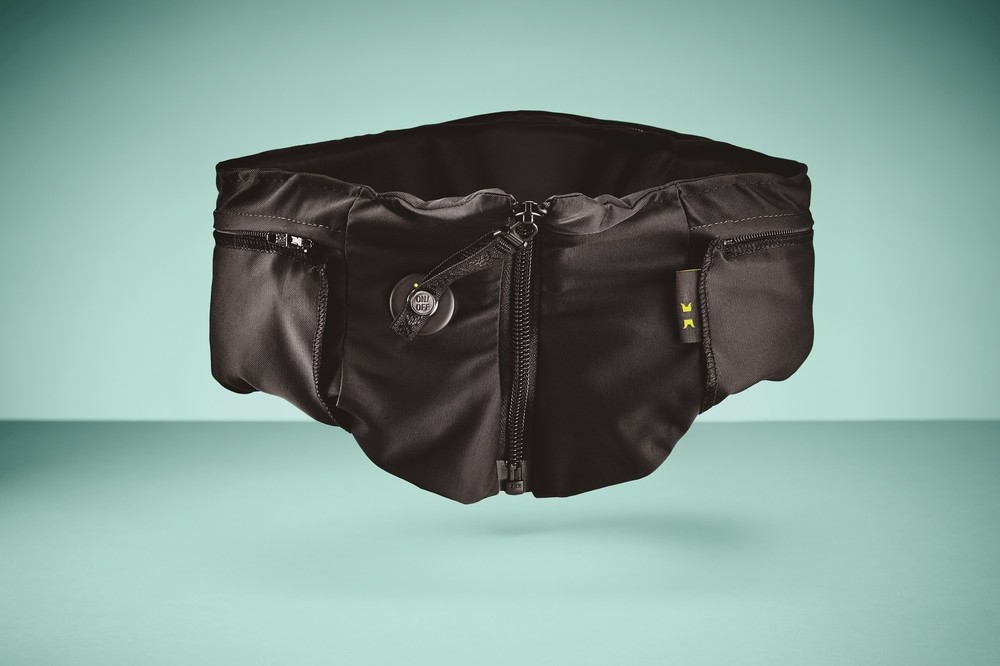 首に巻いて身に着ける形状