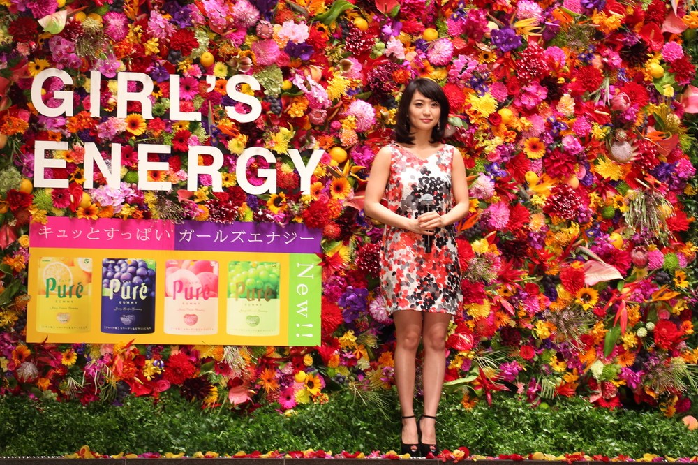 発表会には約100種類の花を壁状に彩った「フラワーウォール」がお目見えした