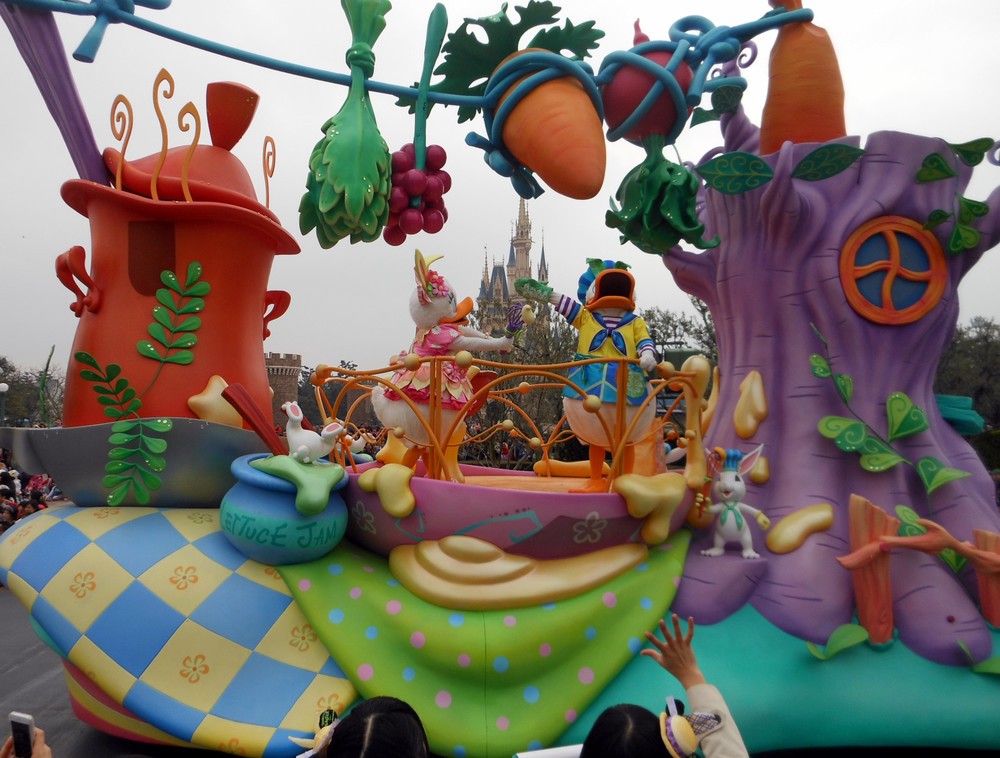 「ヒッピティ・ホッピティ・スプリングタイム」のドナルドとデイジー