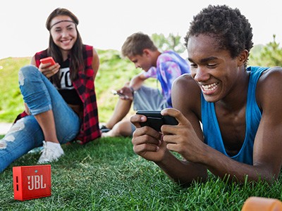 世界最大級オーディオブランド「JBL」から軽量と高音質を両立したポータブルBluetoothスピーカー