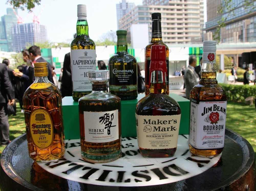 「ワールド ハイボール ミッドパーク カフェ」で味わえるウイスキーの数々