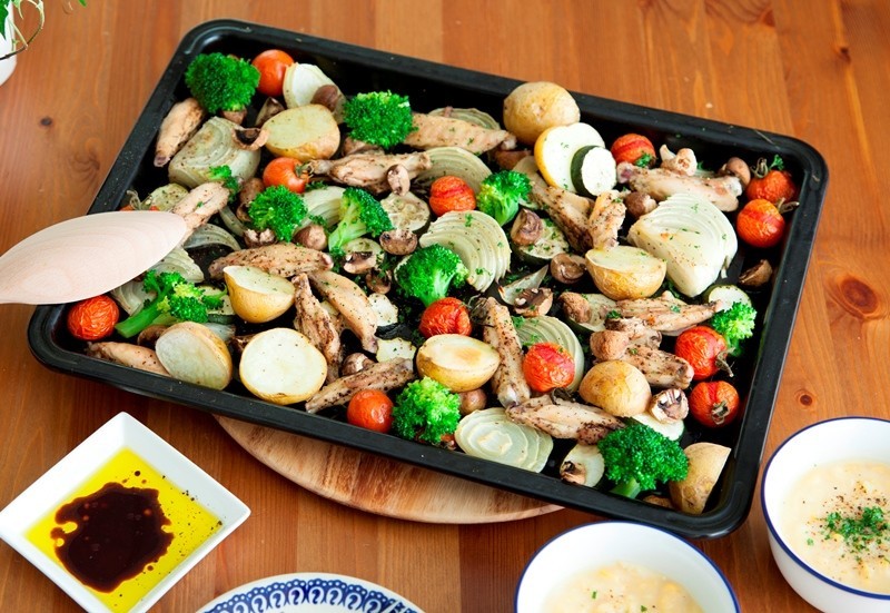 野菜と鶏手羽中のオーブン焼き＆コーンスープ