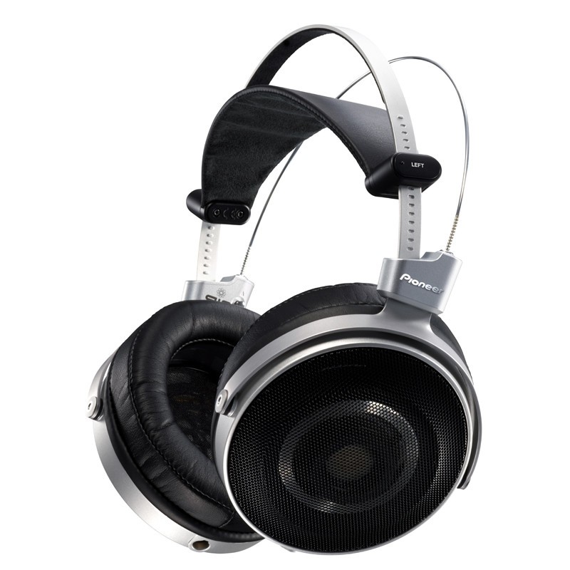 熟練マイスターが1台ずつ組み立てたフラッグシップモデル　ヘッドホン「SE-MASTER1」パイオニアから