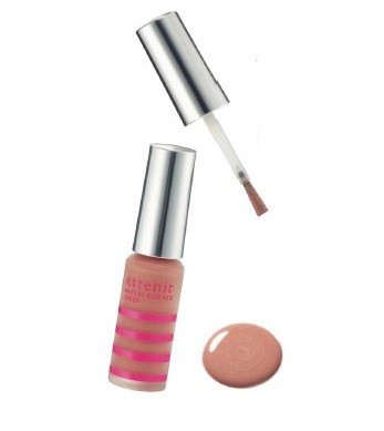 大人の表情美を引き出すマスカラとチーク登場