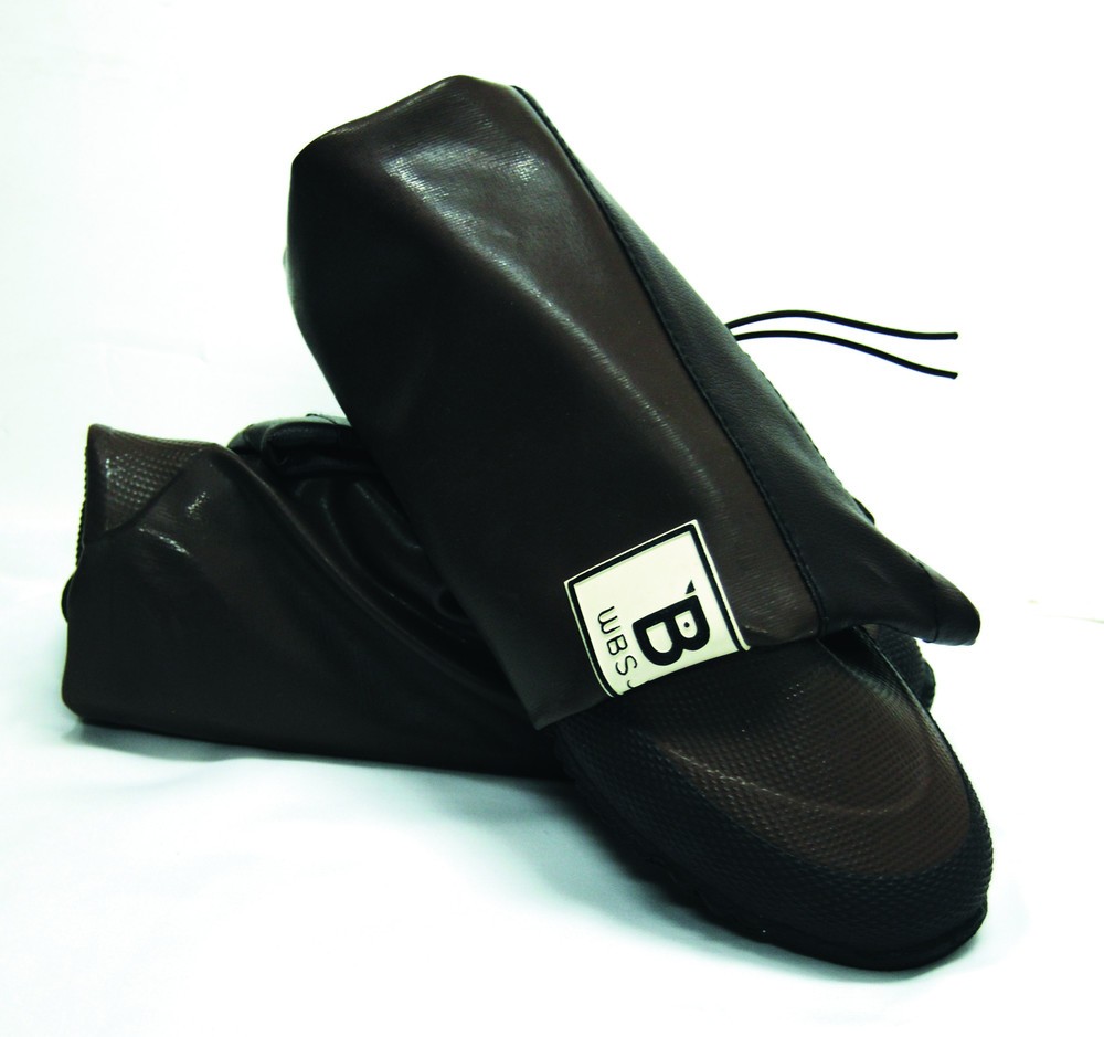 折りたたみ傘のように折りたたんで持ち運びできる