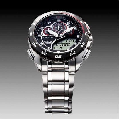 シチズン「エコ・ドライブ　レーシングクロノグラフ」本格派アナ・デジモデル