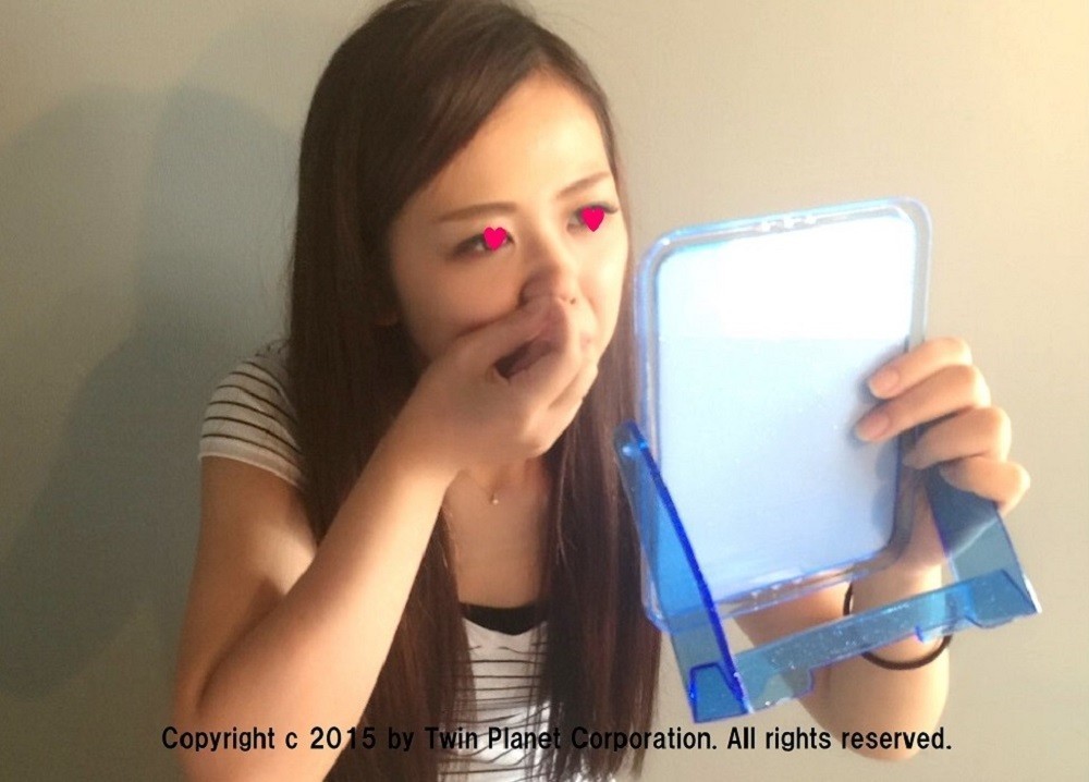 初めは苦戦を強いられたようで、低い鼻をより強調するかのように豚っ鼻に