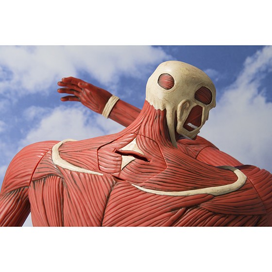 投入口は背中に