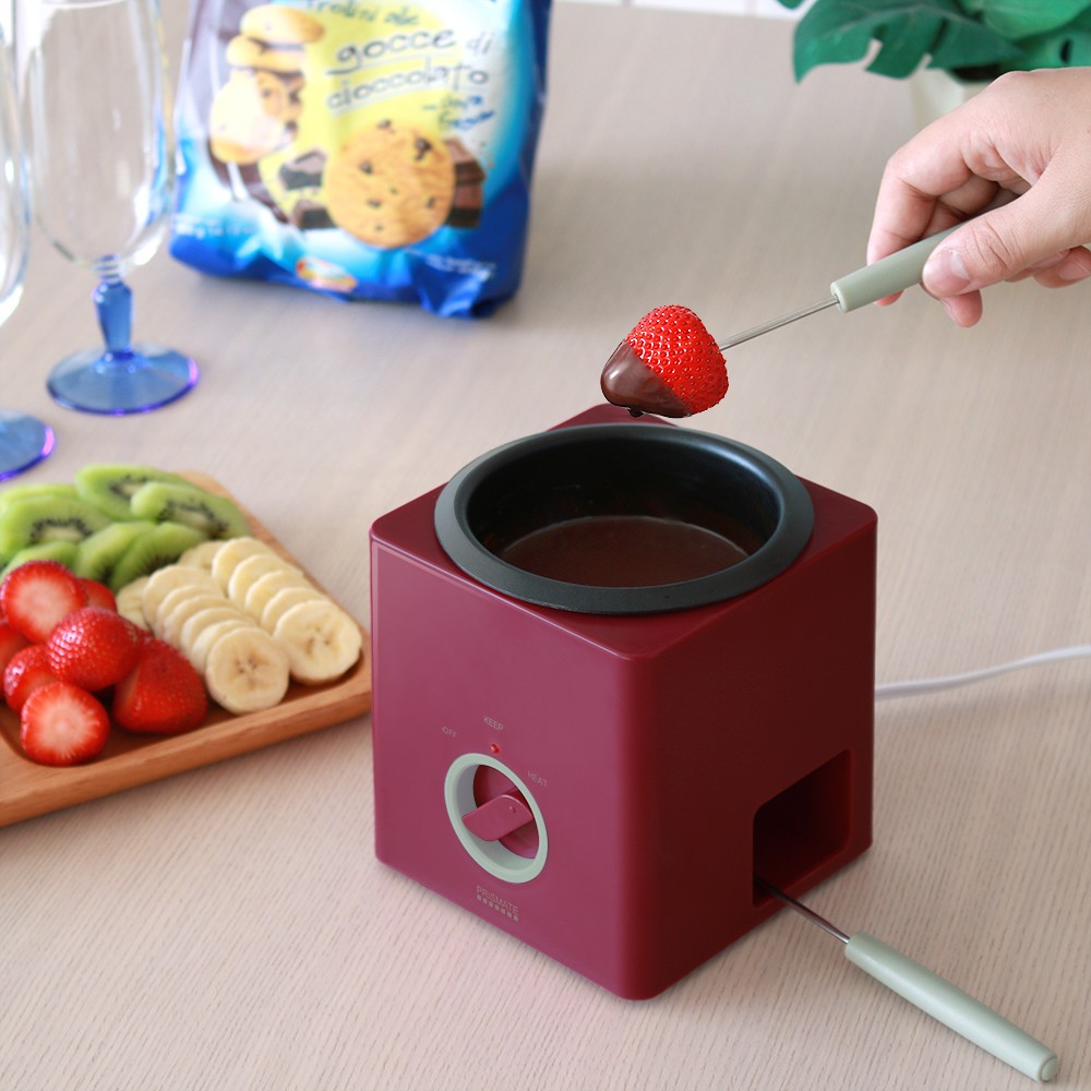 家電製品のフォンデュメーカー　真っすぐの面と丸い角で構成されたブロック型