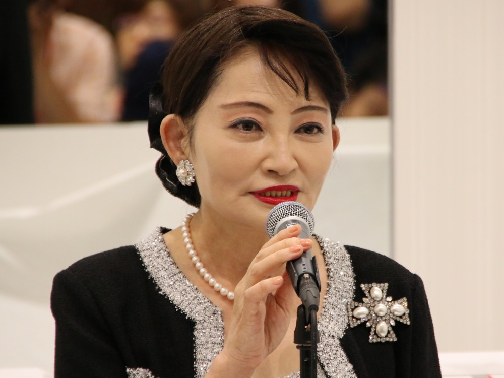 開店セレモニーでの北村啓子社長