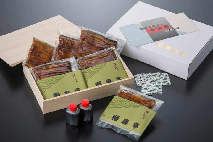 浜松の老舗がつくった「高級桐箱入り特撰うなぎ蒲焼き」