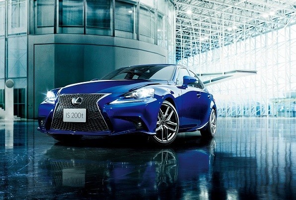 トヨタ「LEXUS」初のターボエンジン搭載モデル「IS200t」発売
