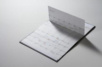 ページを上下にめくる新スタイルでマ月間と週間が連動