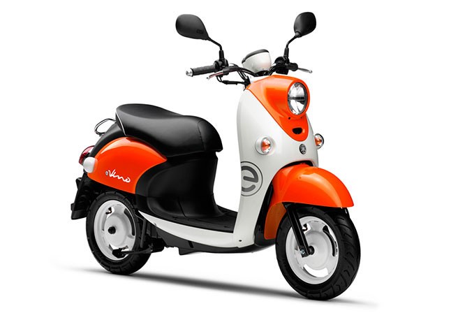 ヤマハ、レトロポップでおしゃれなスクーター「Vino」を電動化　「E-Vino」新発売