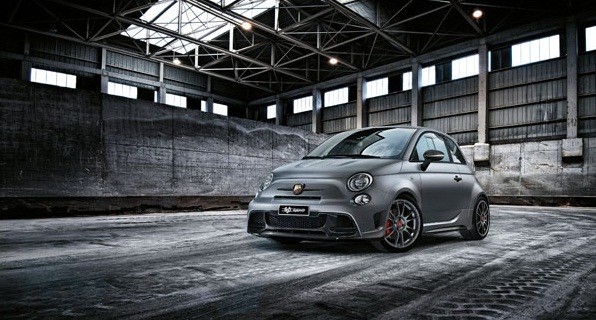 サーキットでも公道でも...FCAジャパン、アバルト最速「ABARTH 695 Biposto」発売