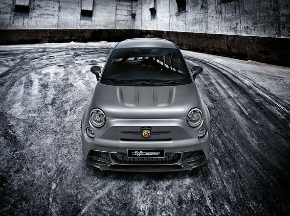 アバルト誕生50周年記念モデル