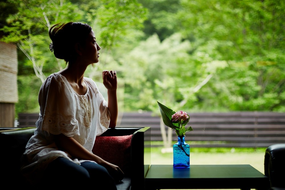 岩手・湯川温泉「山人－yamado－」特産「わらび餅」3種がセットの限定宿泊プラン