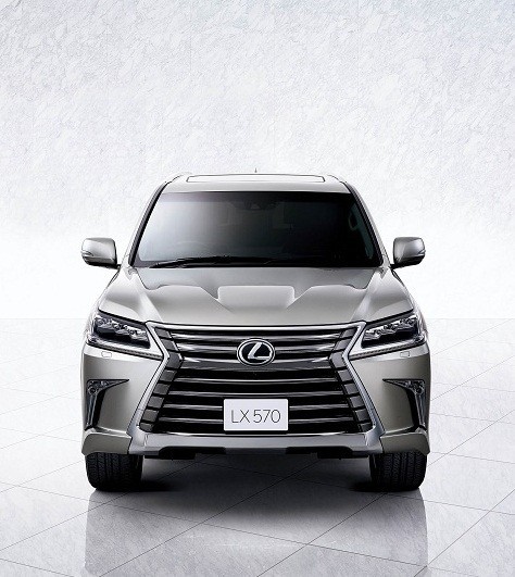 力強さとラグジュアリーが融合した内外装デザイン