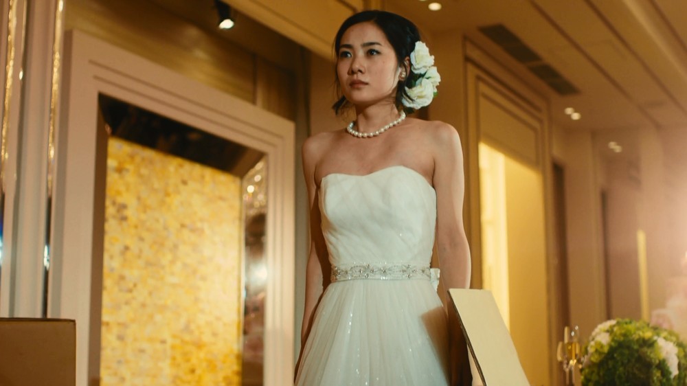 花嫁は段ボールを脱ぎ「メタルギア