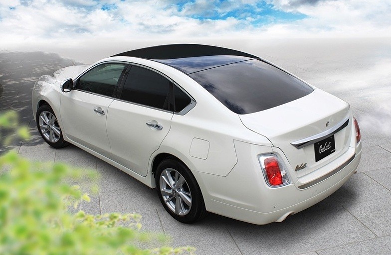 光岡自動車のクルマづくりは全てが手作業